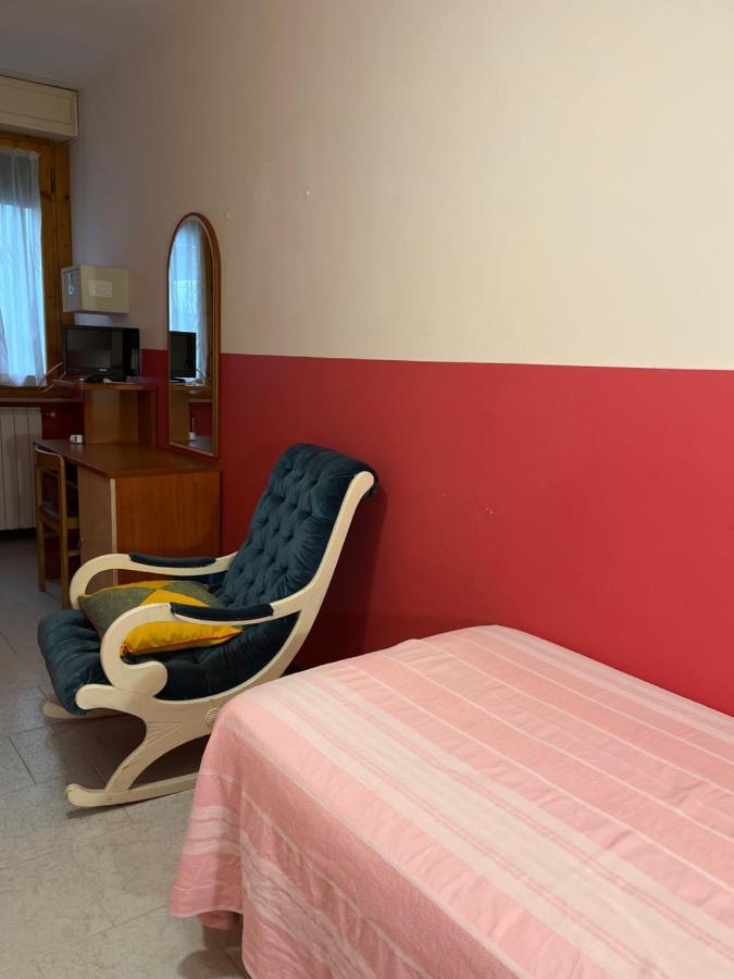 Hotel Zucconi 몬테카티니테르메 외부 사진