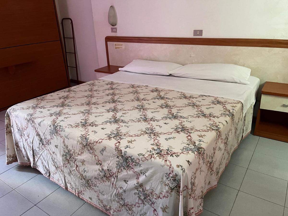 Hotel Zucconi 몬테카티니테르메 외부 사진