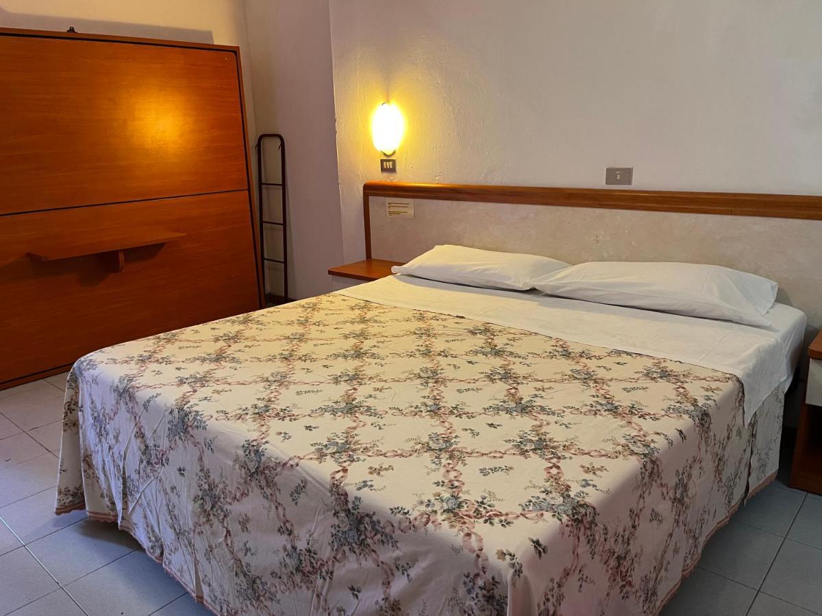 Hotel Zucconi 몬테카티니테르메 외부 사진